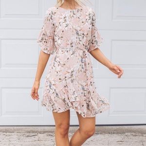 *Brand New, Never Worn* WAIST TIE FLORAL DRESS